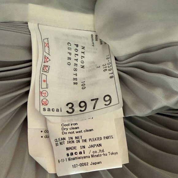 Sacai Asymmetrical Nylon Silver Skirt with Side Zips - Picture 6 of 6